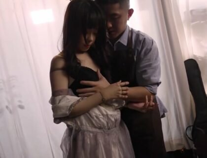 Rối rắm rối rã nhưng đậm chất 18+ của nghệ sĩ tại nửa khuya