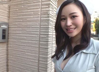 Bà y tá tới nhà để chữa trị vấn đề về tình dục cho khách hàng